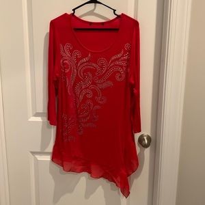 Beautiful red top!  Just in time for Valentines Day! ❤️